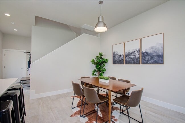 Building Photo - 4914 Noble St