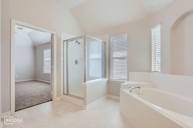 Building Photo - 3138 Red Rover Ct