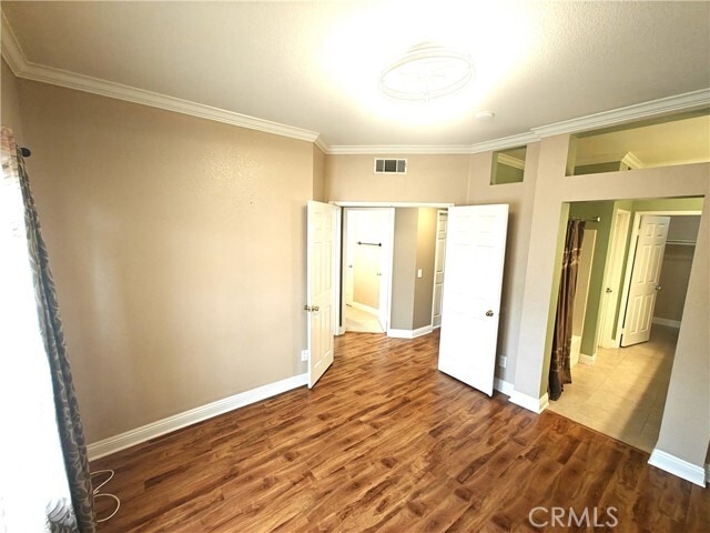 Building Photo - 1095 S San Marino Way