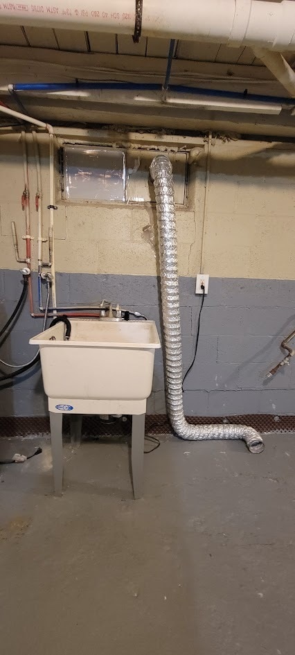 Building Photo - 8057 Meadow Ave