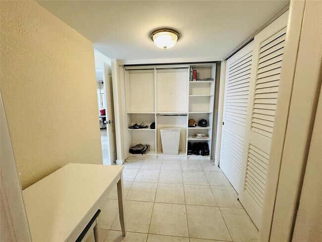 Building Photo - 750 N Ocean Blvd