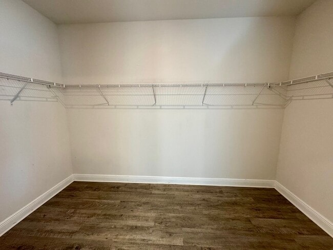 Building Photo - 145 Sandyshore Ct