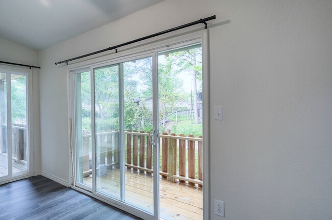 bedrrom - 9574 Darkwood St