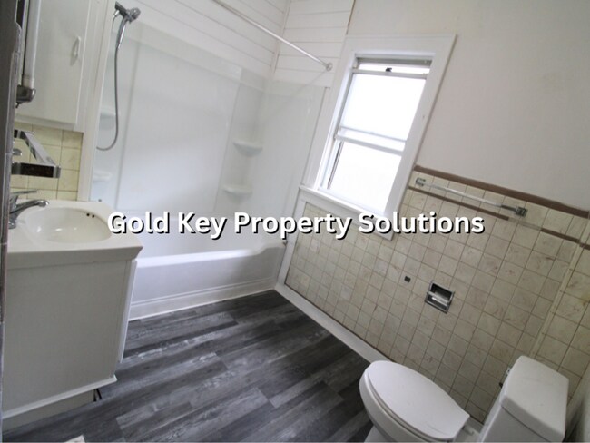 Building Photo - MUNCIE 3 BR 1 BA house with Fenced Backyard (NO SECTION 8)