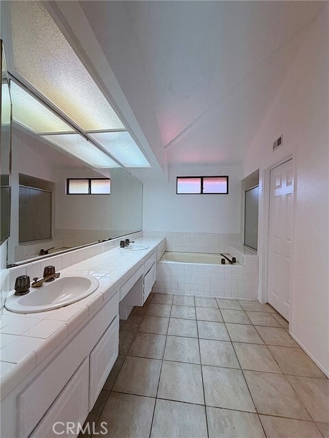 Building Photo - 1548 Vallecito Dr