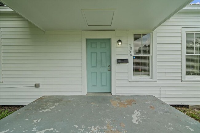 Building Photo - 2509 7th Ave N