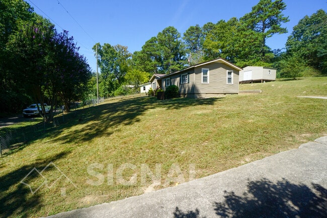 Building Photo - 6876 Elliott Rd
