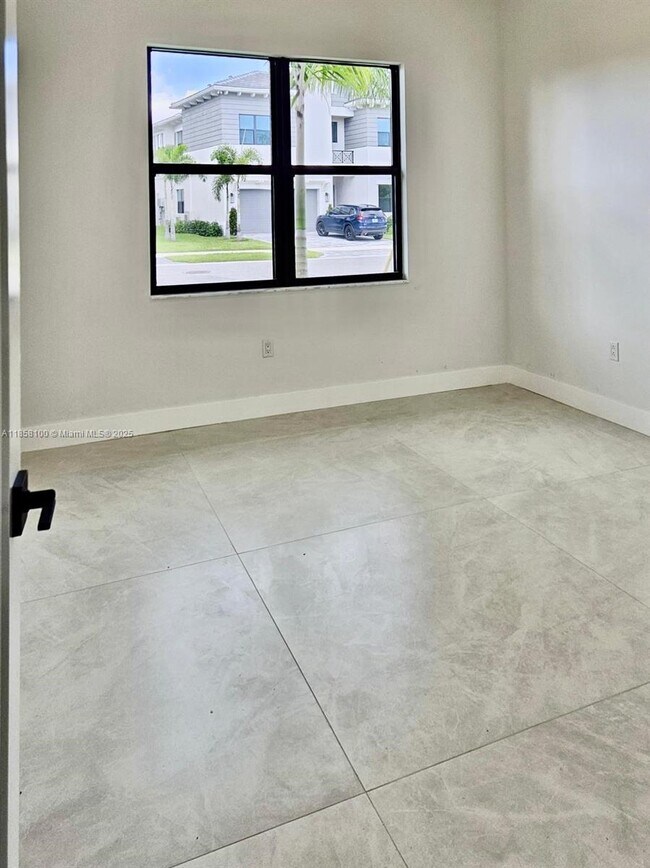 Building Photo - 10024 Stockrun Dr