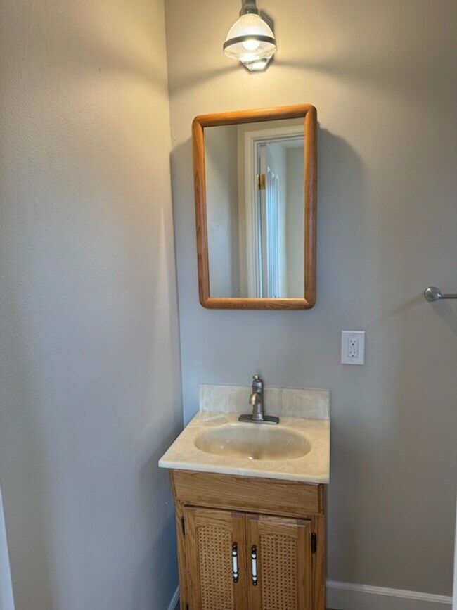 Building Photo - COMING SOON.  WILL BE READY JULY 8TH!!  Beautiful 3 Bedroom 1.5 Bath Home, Close to Santana Row.