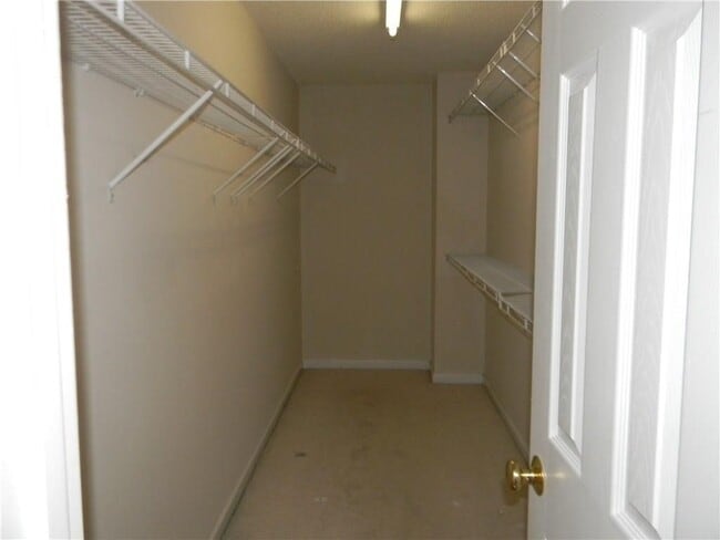 Building Photo - 157 Wallnut Hall Cir