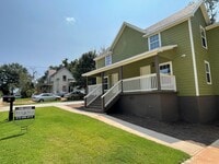 Building Photo - 3 Bedroom Duplex in Gainesville
