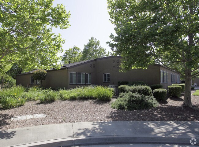 Building Photo - Becerra Plaza