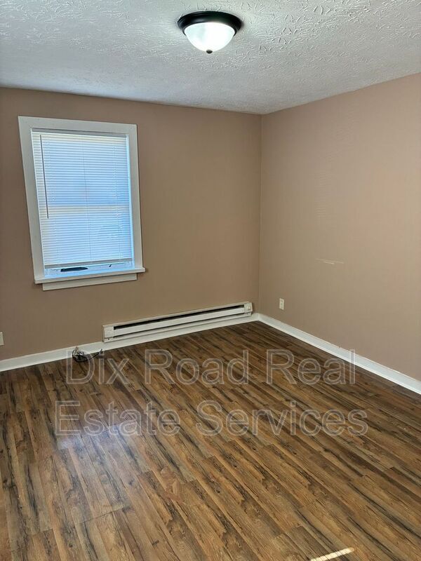 Building Photo - 829 Maple Ave