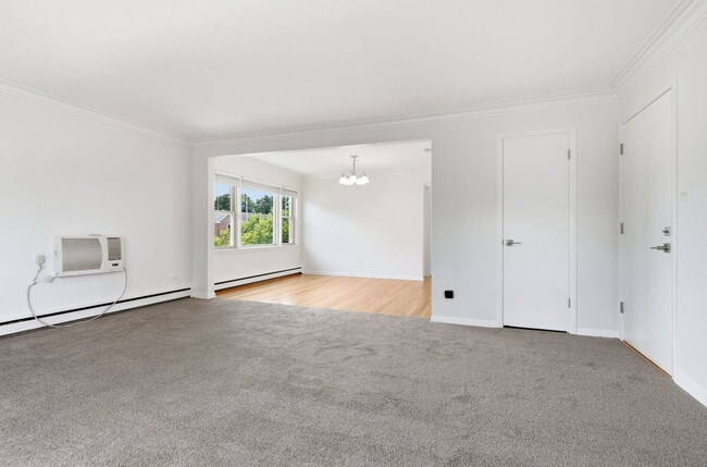 Building Photo - 2726 N Nordica Ave