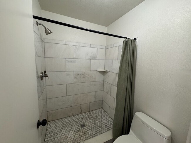 Building Photo - North Phoenix 2 bedroom Duplex