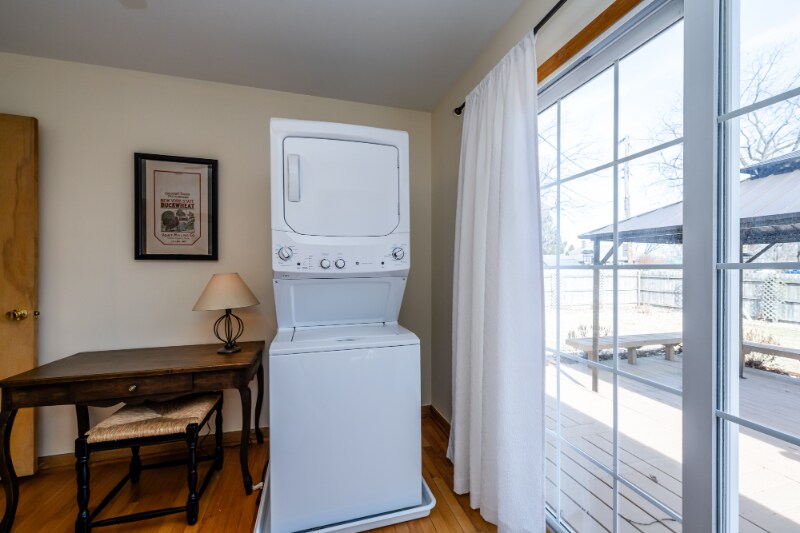 Building Photo - 2767 Oakwood Ln