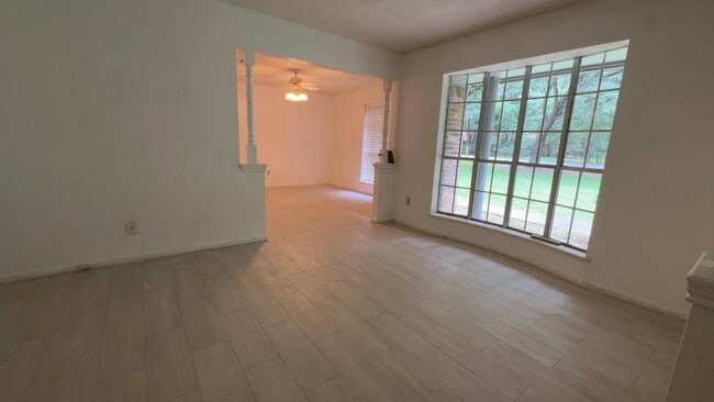 Building Photo - 22803 Trailwood Ln