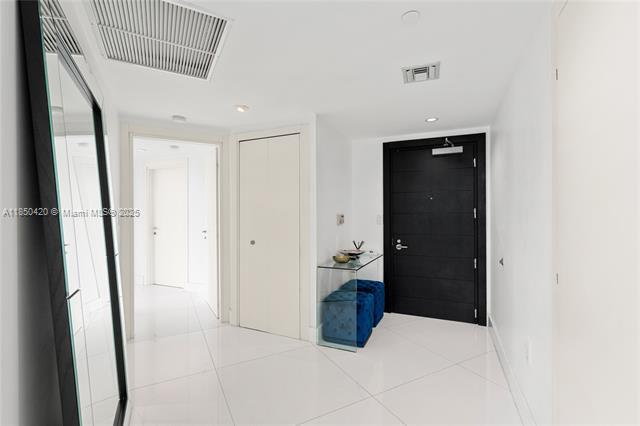 Building Photo - 200 Biscayne Boulevard Way