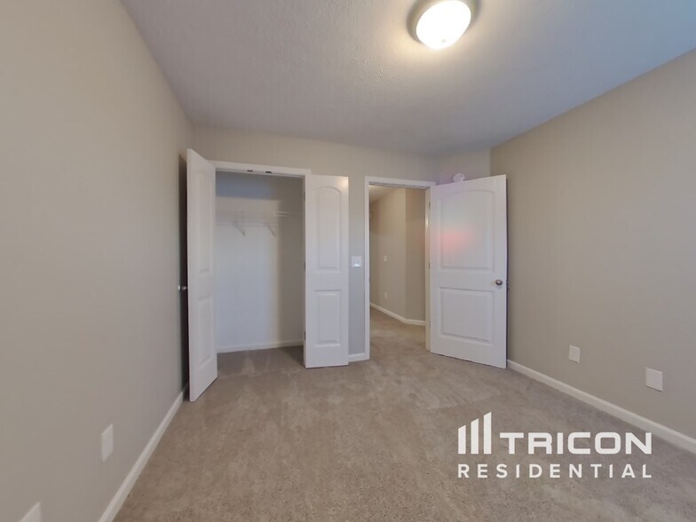 Building Photo - 706 Cottoncloud Dr
