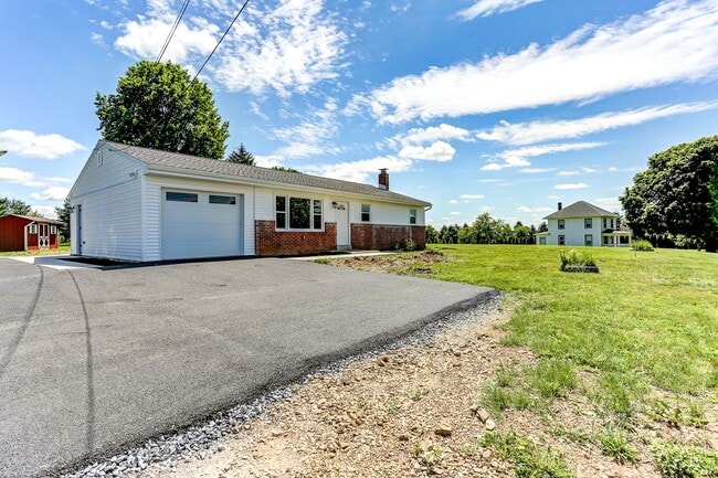 Building Photo - 224 Hershey Rd