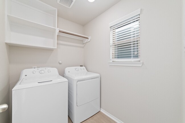Building Photo - 20231 Moonlight Falls Ct