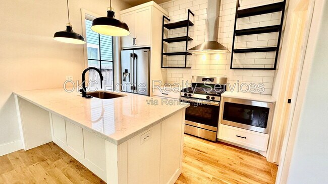 Building Photo - 941 Pedalers Ln