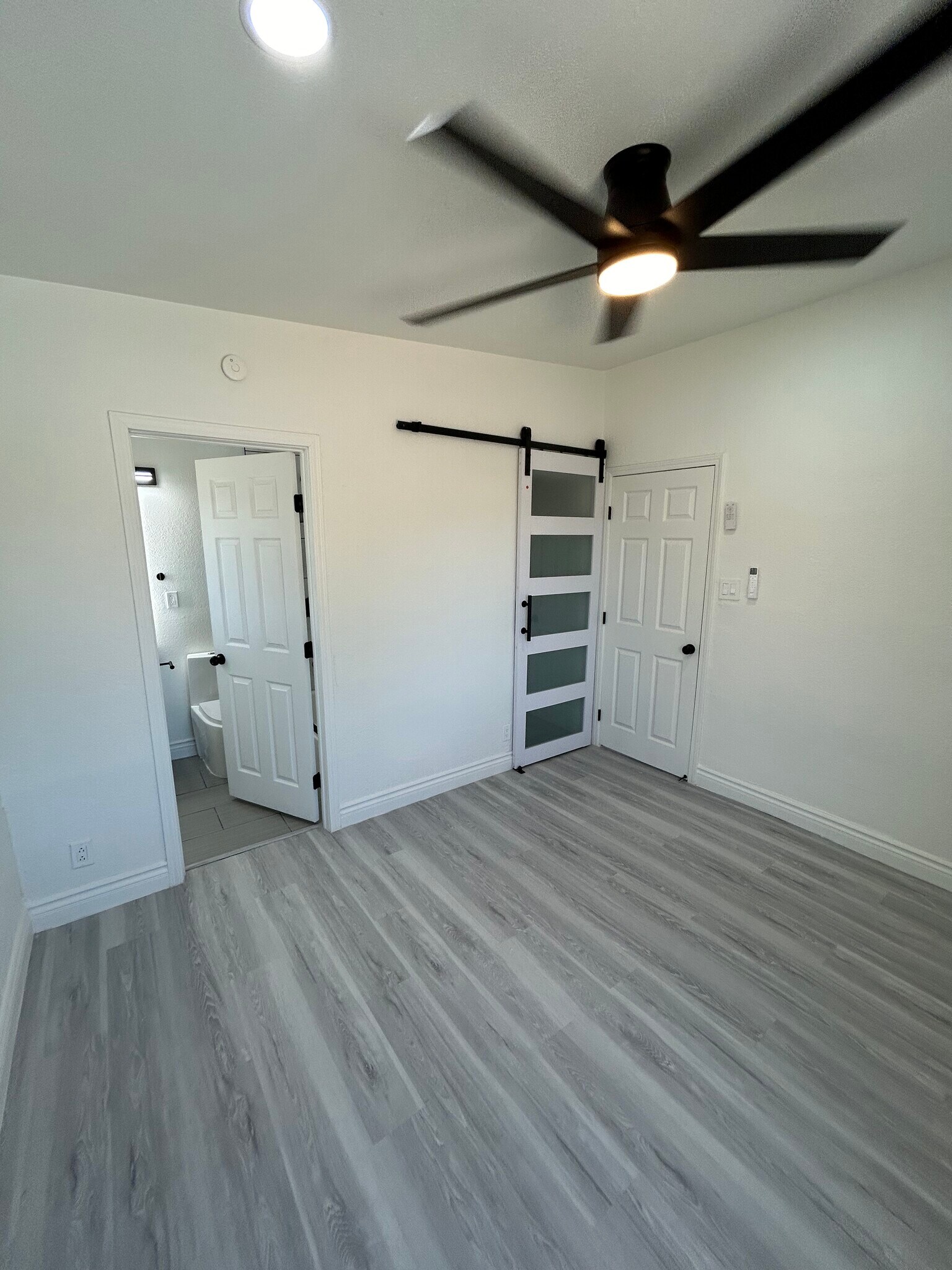 Unit A - 210 W Monroe Ave