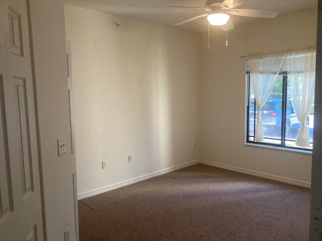 Building Photo - 3018 Alcazar Pl