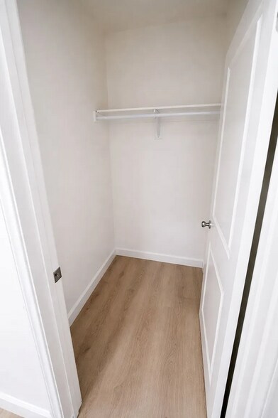 Building Photo - 9148 Columbus Ave