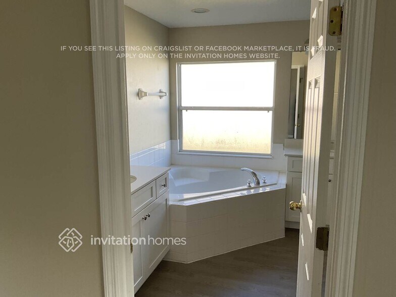 Building Photo - 4610 Sandhurst St