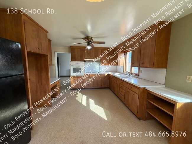 Building Photo - 138 School Rd