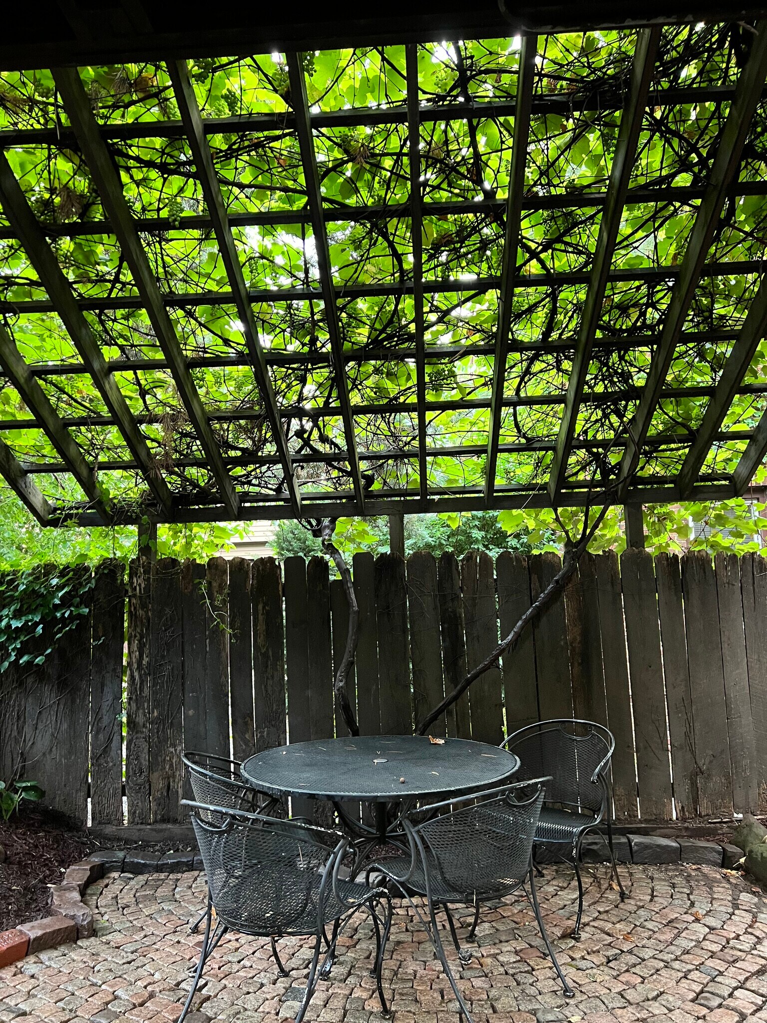 Building Photo - 2879 Ludlow Rd