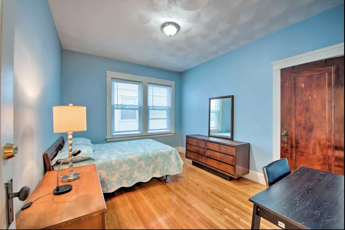 Building Photo - 34 Pembroke Ave