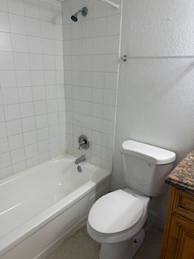 Building Photo - Large two bedroom condo