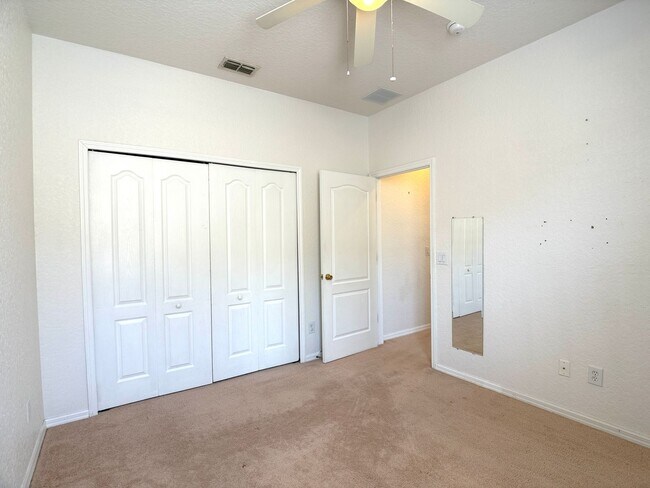 Building Photo - 1131 N Hampton Dr