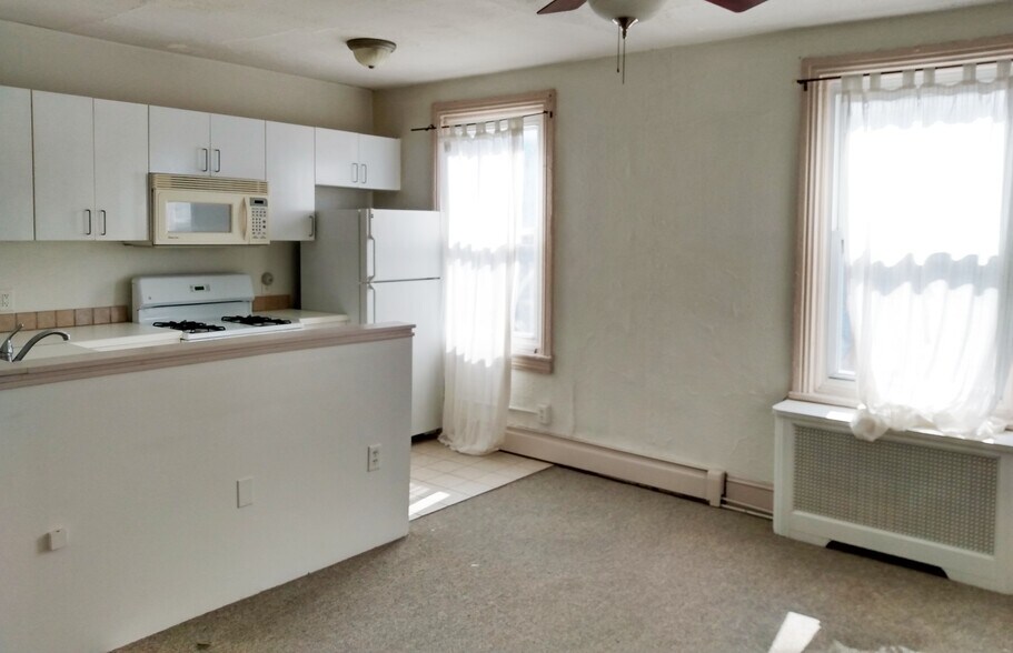 Kitchen/Living Area - 1355 Ridge Ave