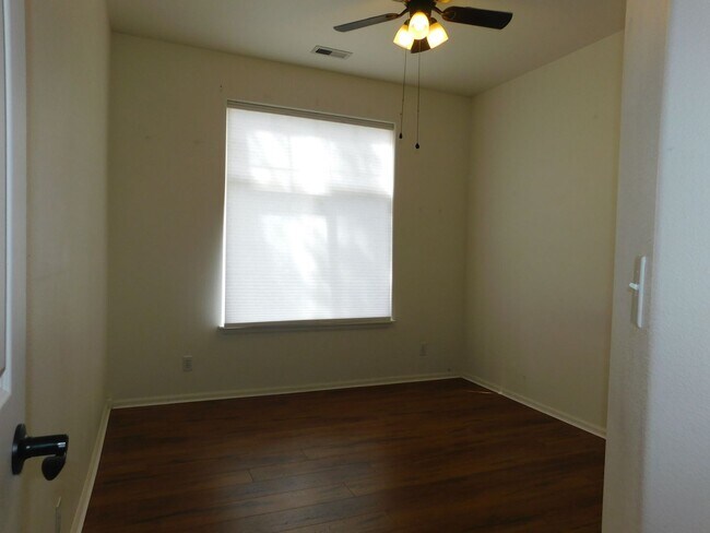Building Photo - 2485 Fountainhead Blvd