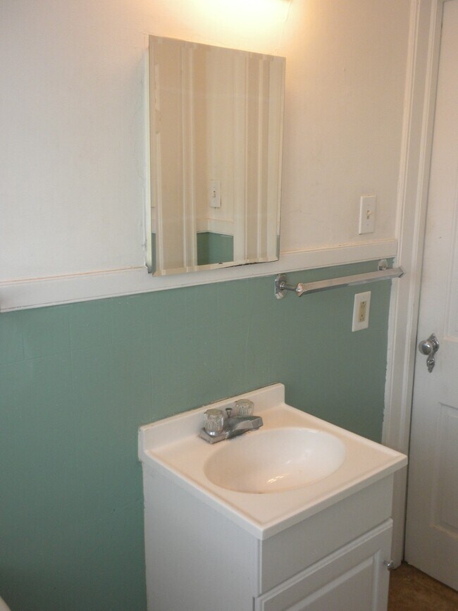 Building Photo - 1414 Anthony St