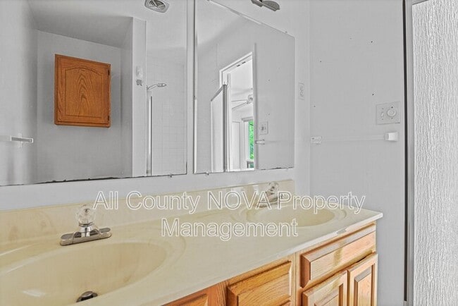 Building Photo - 8108 Timber Valley Ct