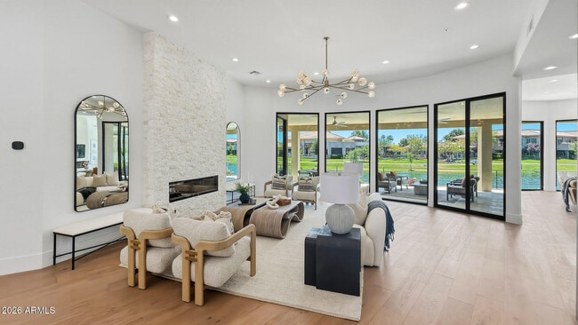 Building Photo - 8429 E Del Camino Dr