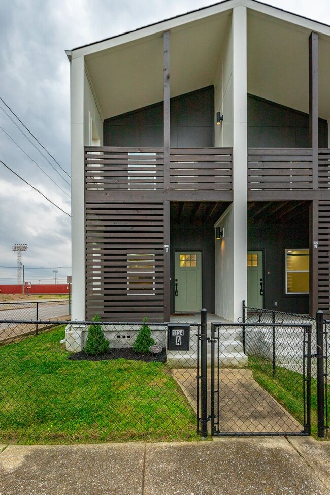 Building Photo - 1124 Garfield St