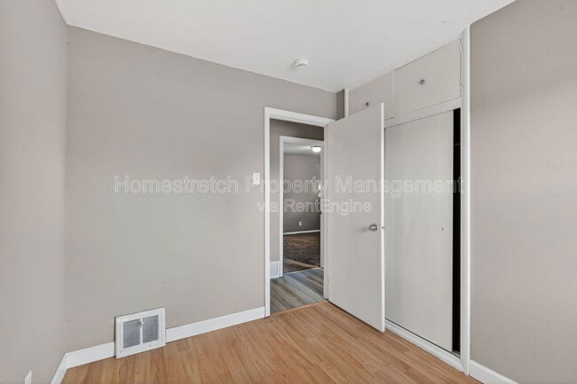 Building Photo - 9770 Scottdale Dr