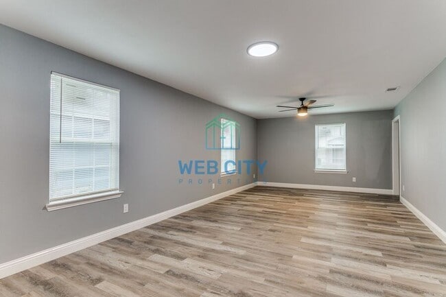 Building Photo - 2314 Dathe St