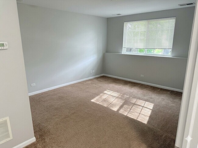 Building Photo - 1513 Bristol Ln