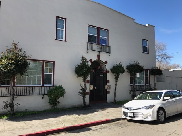 Building Photo - 5949 E 16th St
