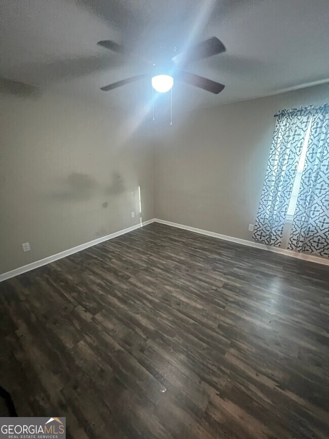 Building Photo - 1097 Tucker Rd