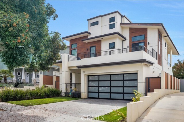 Building Photo - 332 Avenue E