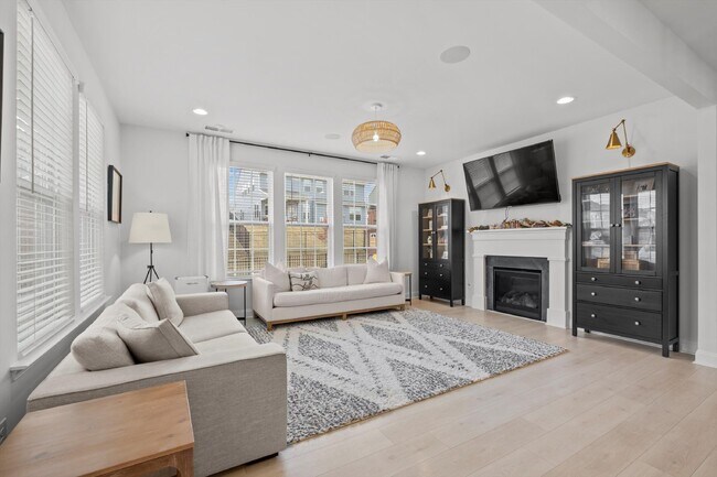 Building Photo - Gorgeous Upscale 5Br/3.5Bth Executive Home in Millbridge Waxhaw