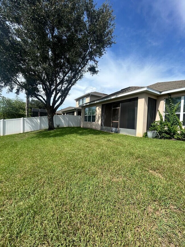 Building Photo - 7454 Tattant Blvd