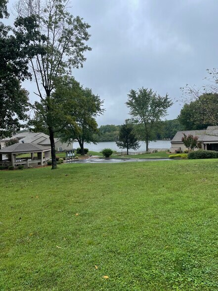 Backyard - 39 Lakeshore Ln